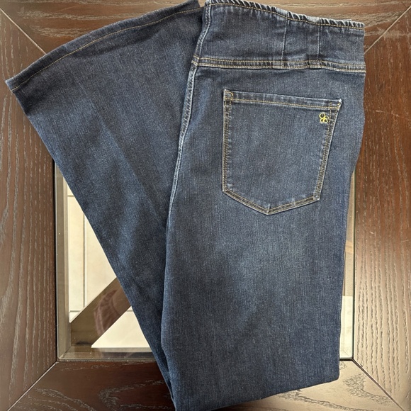 **JESSICA SIMPSON* Dark Wash Boot Cut Jeans Size 31 - Picture 1 of 8